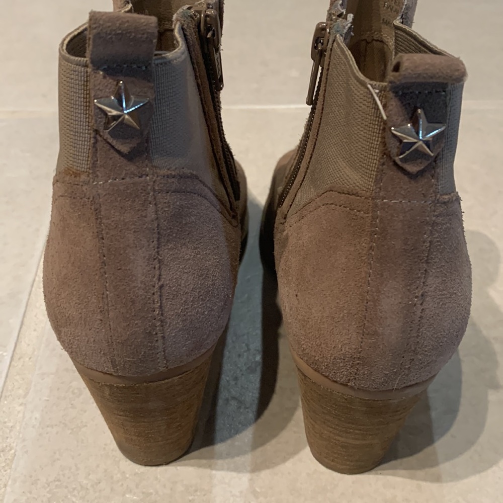 Steve Madden Taupe Repell Bootie / 8.5 - Picture 2 of 3